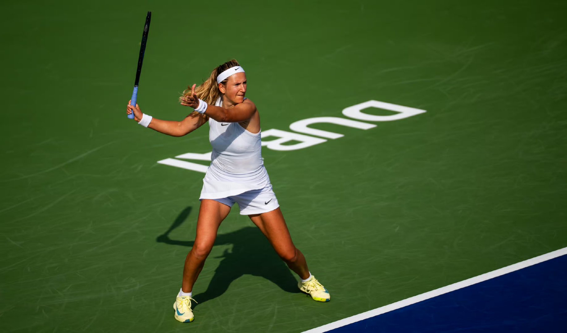 极速电竞-阿扎伦卡回归赛场，势不可挡首场状态亮眼，老鹰观众沸腾！的简单介绍